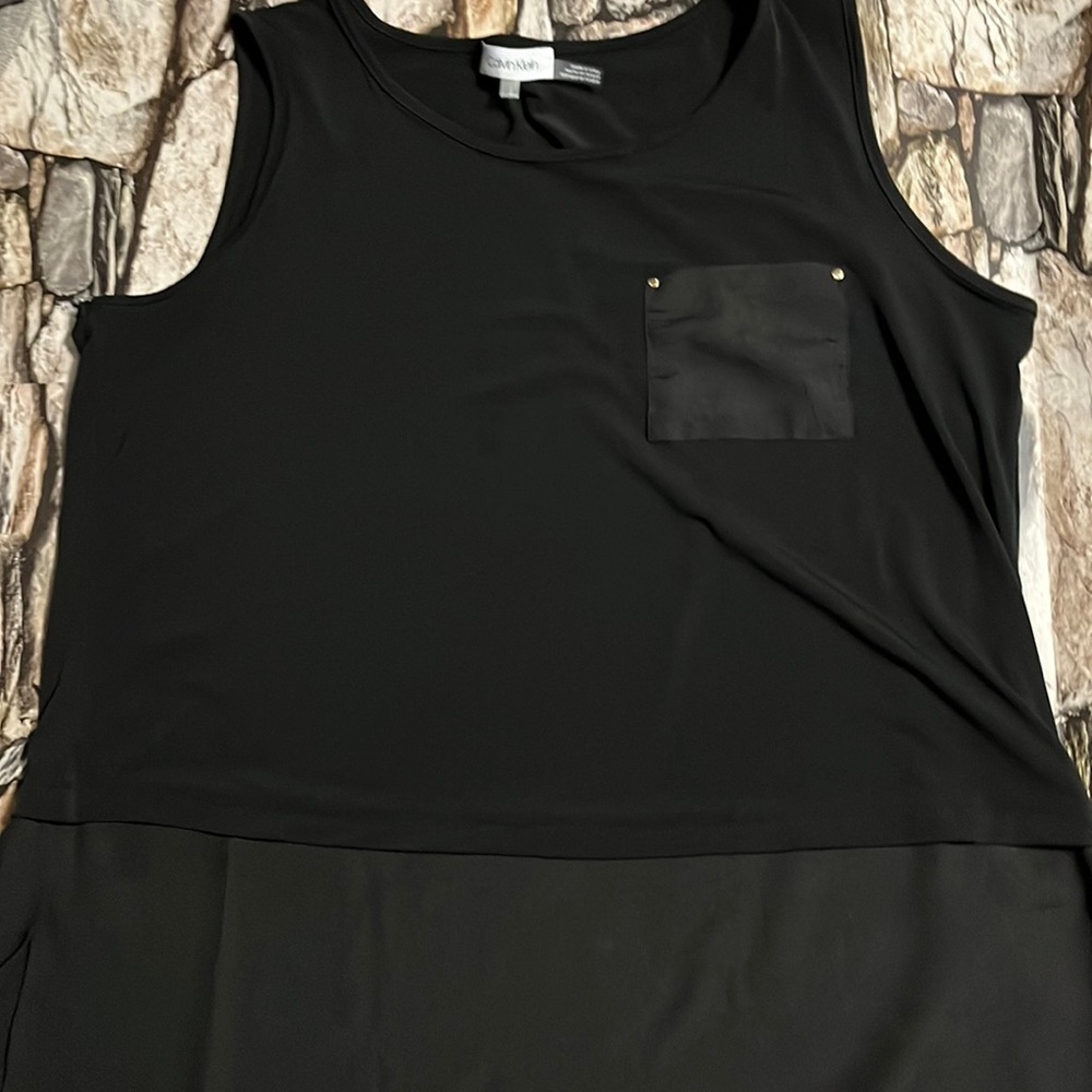 Calvin Klein one pocket design.